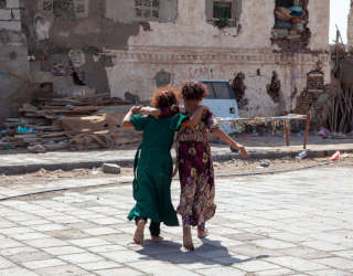 Mokha's gamleby på Jemens vestkyst som ble hardt skadet av flyangrep. Foto: WFP/Annabel Symington