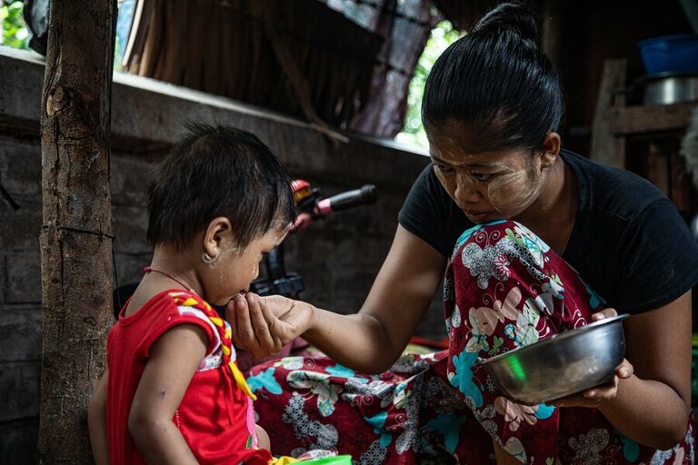 Finansieringshull hindrer WFPs livreddende operasjoner samtidig som sult sprer seg i større alvorsgrad i Myanmar 